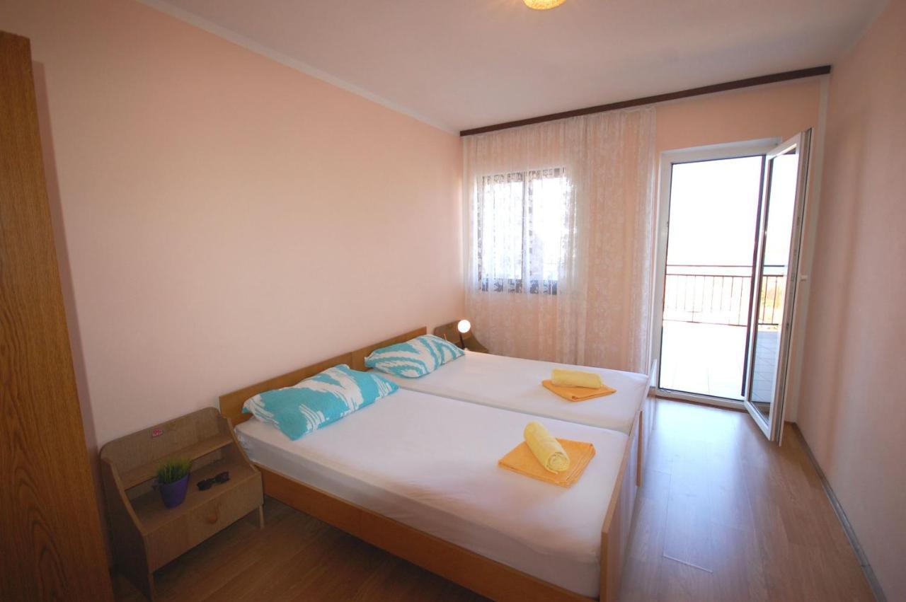 Apartments Dida By El-Pi Tours ニヴィーチェ エクステリア 写真